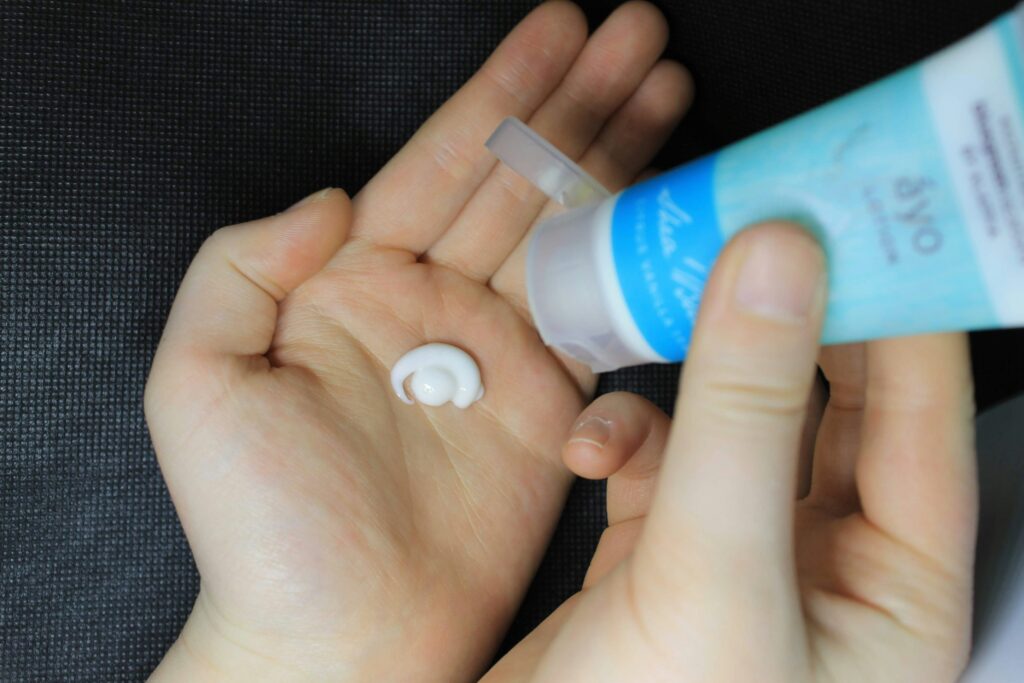 ネイルを長持ちさせるための正しい過ごし方を解説したイメージ
